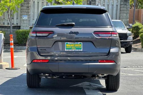 2025 Jeep Grand Cherokee L Laredo