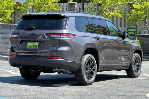 2025 Jeep Grand Cherokee L Laredo
