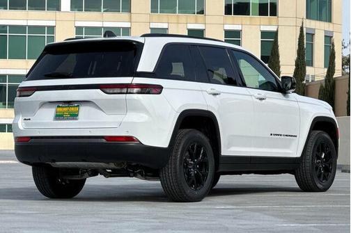2026 Jeep Grand Cherokee Altitude 4x4