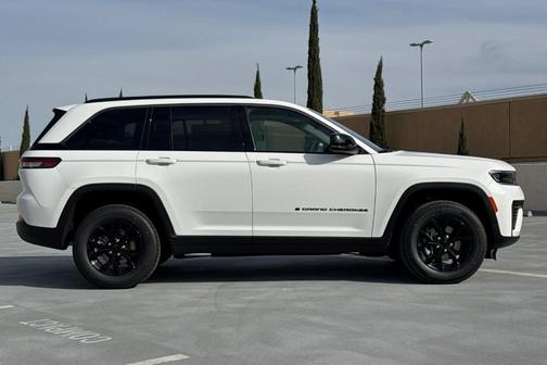 2026 Jeep Grand Cherokee Altitude 4x4