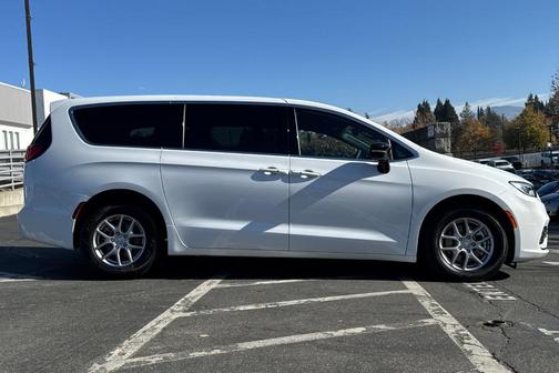 Bright White 2026 Chrysler Pacifica Select