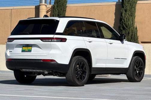 Bright White 2026 Jeep Grand Cherokee Laredo