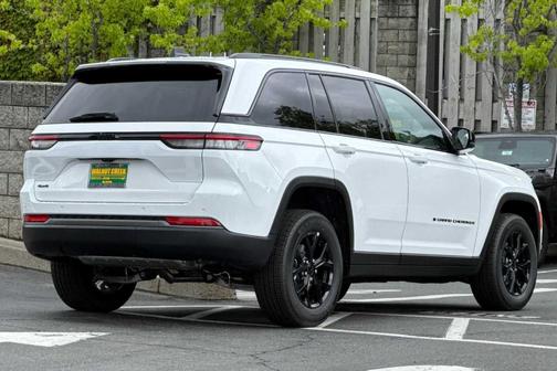Bright White 2026 Jeep Grand Cherokee Laredo