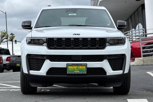 Bright White 2026 Jeep Grand Cherokee Laredo