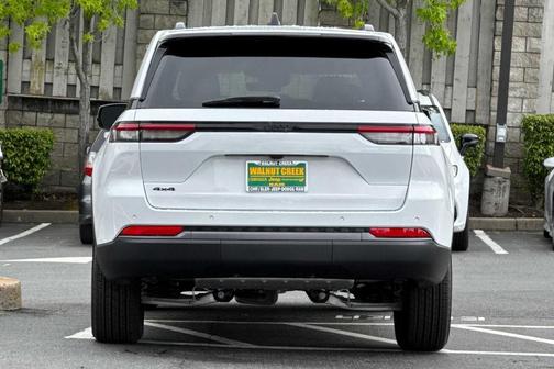 Bright White 2026 Jeep Grand Cherokee Laredo