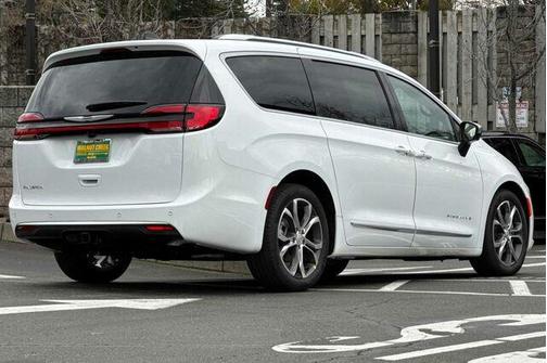 2026 Chrysler Pacifica Pinnacle