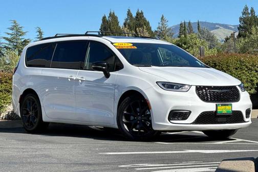 2025 Chrysler Pacifica Limited