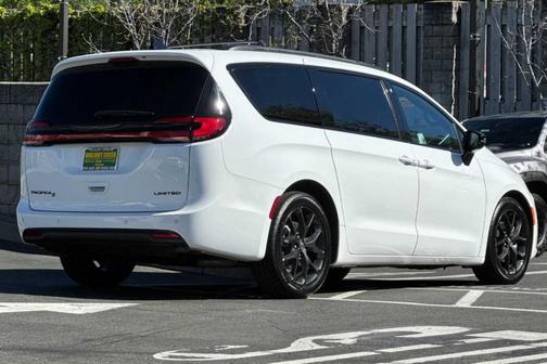 2025 Chrysler Pacifica Limited