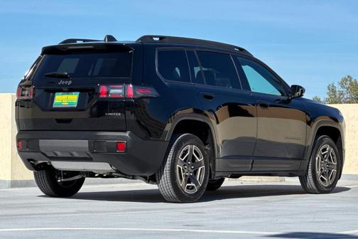 Diamond Black 2026 Jeep Cherokee LAREDO/LIMITED