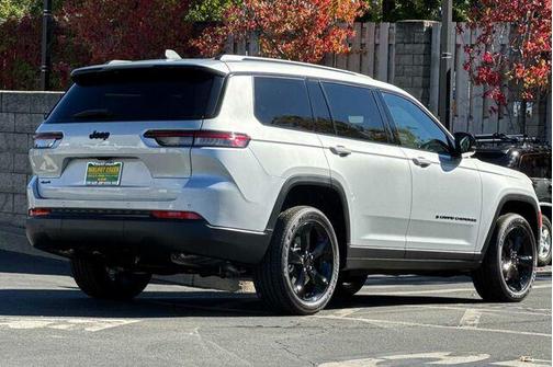 2025 Jeep Grand Cherokee L Laredo