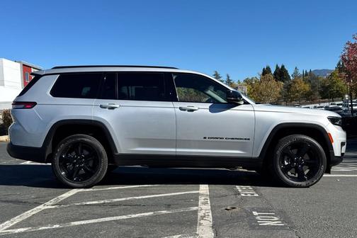 2025 Jeep Grand Cherokee L Laredo