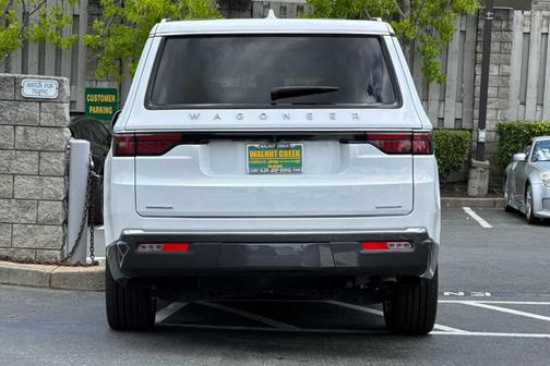 Bright White Clearcoat 2022 Jeep Wagoneer Series II
