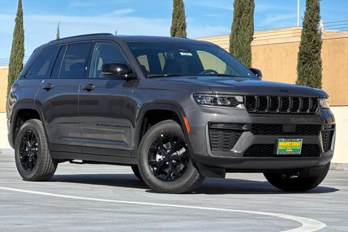 Baltic Gray 2026 Jeep Grand Cherokee Laredo