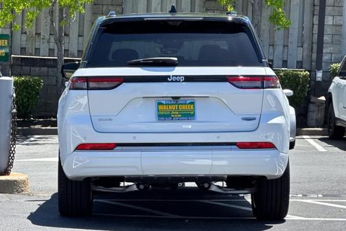 Bright White 2026 Jeep Grand Cherokee Summit 4x4