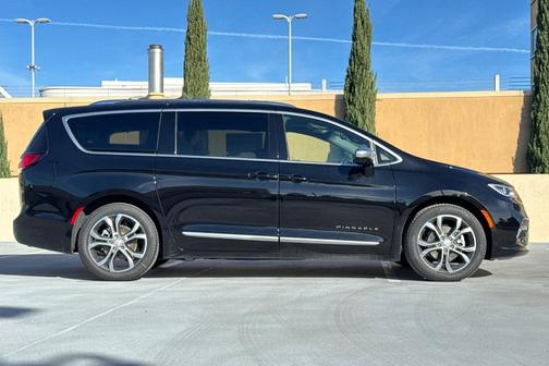 2026 Chrysler Pacifica Pinnacle