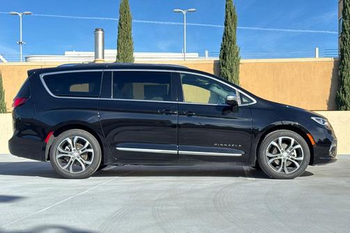 2026 Chrysler Pacifica Pinnacle