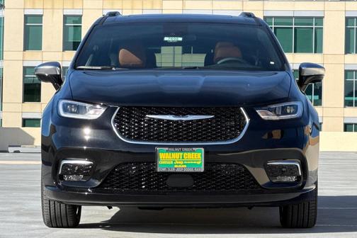 2026 Chrysler Pacifica Pinnacle