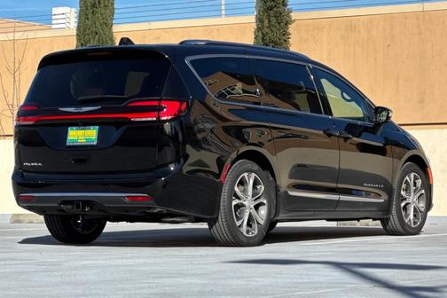 2026 Chrysler Pacifica Pinnacle