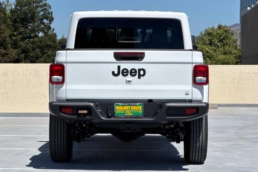 Bright White 2026 Jeep Gladiator Sport