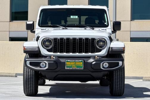 Bright White 2026 Jeep Gladiator Sport