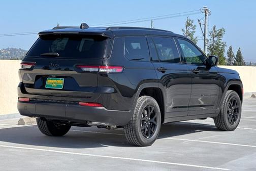 2025 Jeep Grand Cherokee L Laredo