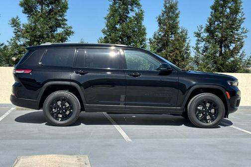 2025 Jeep Grand Cherokee L Laredo