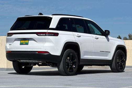 Bright White 2026 Jeep Grand Cherokee Limited 4x4