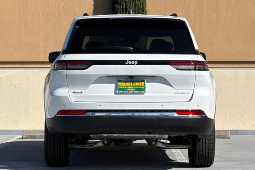 Bright White 2026 Jeep Grand Cherokee Laredo X 4x4