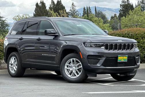 Baltic Gray 2026 Jeep Grand Cherokee Laredo X 4x4