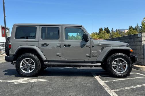 2020 Jeep Wrangler Unlimited Sahara