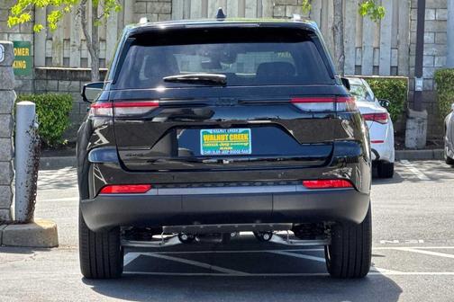 Diamond Black 2026 Jeep Grand Cherokee Limited 4x4