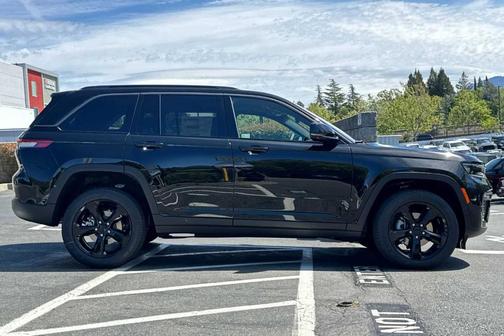 Diamond Black 2026 Jeep Grand Cherokee Limited 4x4