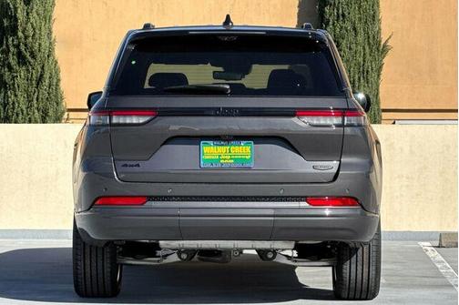 2026 Jeep Grand Cherokee Summit 4x4