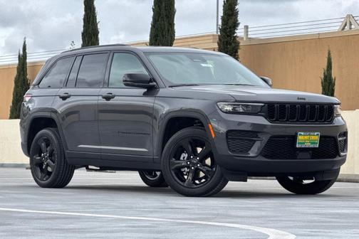 2025 Jeep Grand Cherokee Laredo