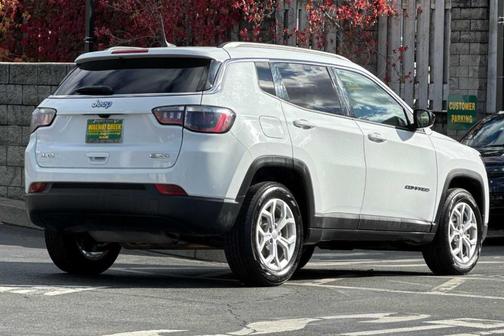 2024 Jeep Compass Latitude