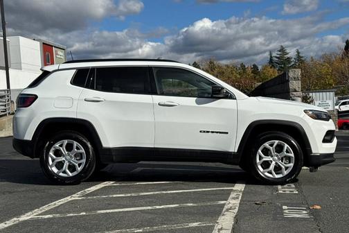 2024 Jeep Compass Latitude