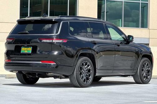 Diamond Black 2026 Jeep Grand Cherokee L Summit