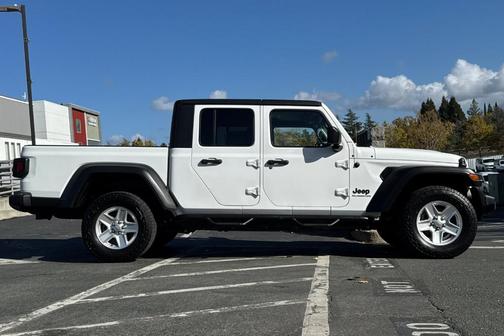 2020 Jeep Gladiator Sport