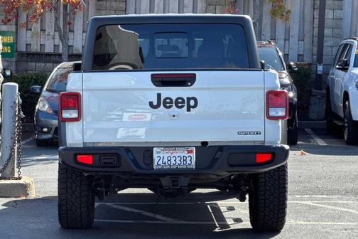 2020 Jeep Gladiator Sport