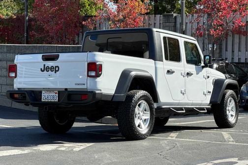 2020 Jeep Gladiator Sport