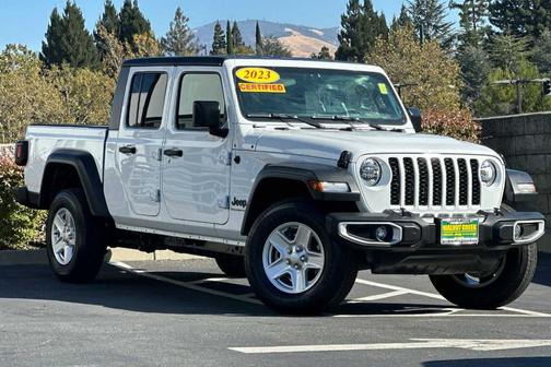 2023 Jeep Gladiator Sport