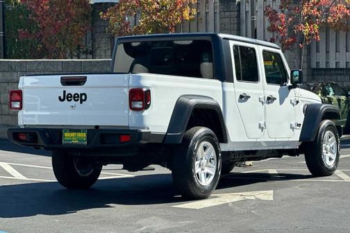 2023 Jeep Gladiator Sport