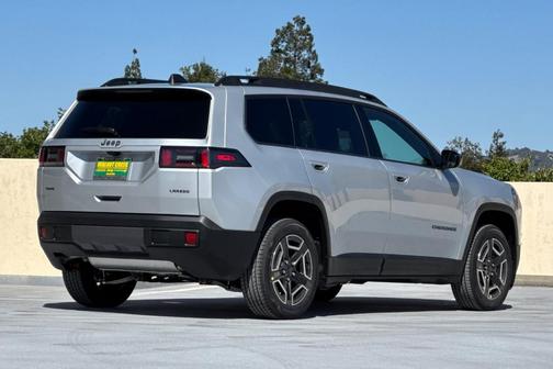 Silver Zynith 2026 Jeep Cherokee LAREDO/LIMITED