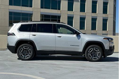 Silver Zynith 2026 Jeep Cherokee LAREDO/LIMITED