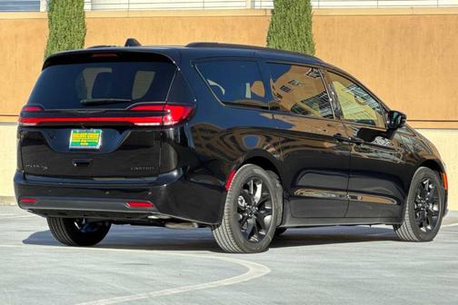 2026 Chrysler Pacifica Limited