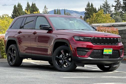 2025 Jeep Grand Cherokee Laredo