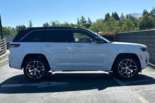2025 Jeep Grand Cherokee Summit