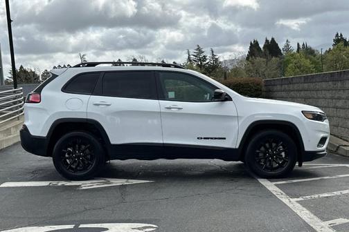 2023 Jeep Cherokee Altitude Lux