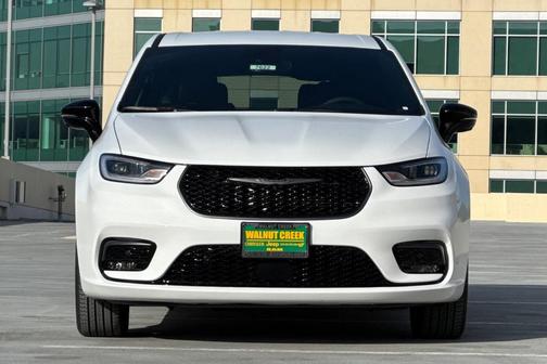 Bright White 2026 Chrysler Pacifica Select