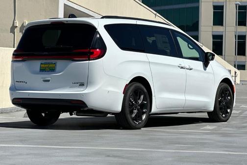 2025 Chrysler Pacifica Limited